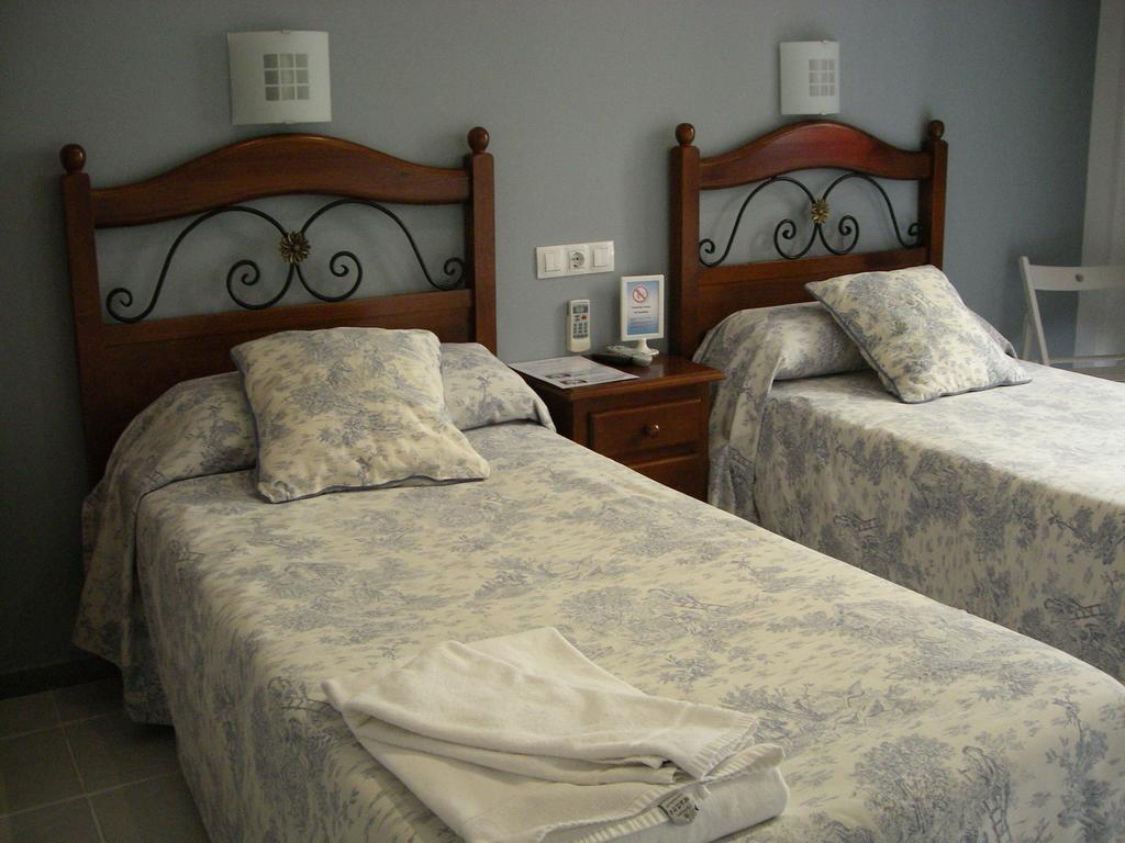 Hostal Azahar Cordoba Luaran gambar