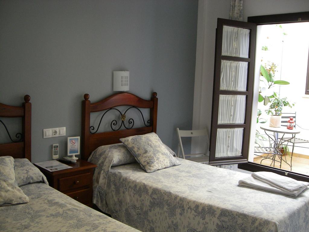 Hostal Azahar Cordoba Luaran gambar
