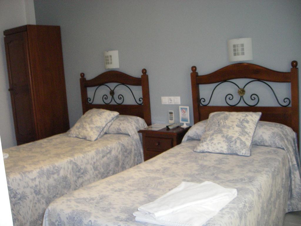 Hostal Azahar Cordoba Bilik gambar