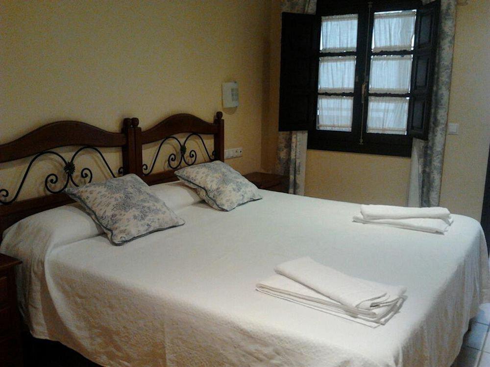 Hostal Azahar Cordoba Luaran gambar