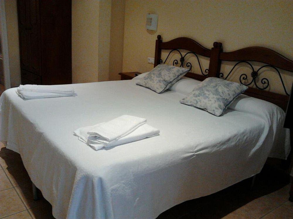 Hostal Azahar Cordoba Luaran gambar