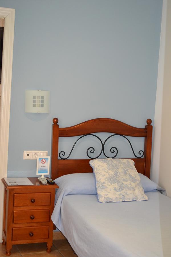 Hostal Azahar Cordoba Luaran gambar