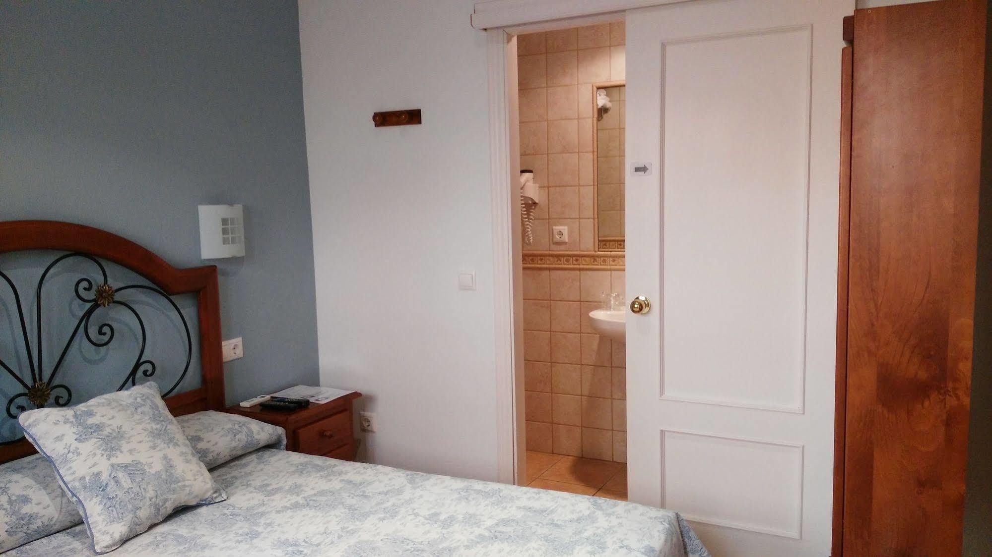 Hostal Azahar Cordoba Luaran gambar
