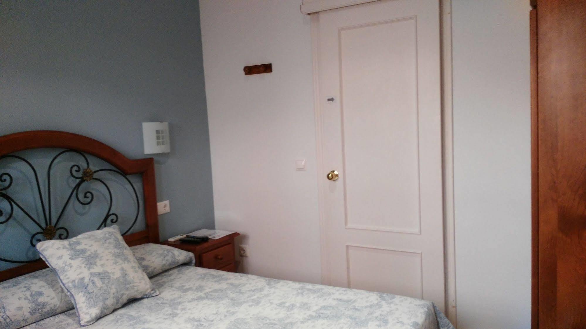 Hostal Azahar Cordoba Luaran gambar